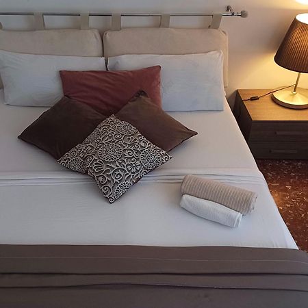 "Vacanze Romane" Stazione Tiburtina, Appartamento Tre Camere Da Letto 5 Posti Letto エクステリア 写真