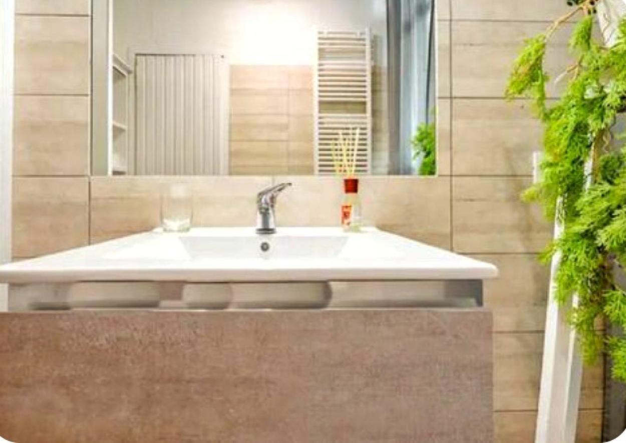 "Vacanze Romane" Stazione Tiburtina, Appartamento Tre Camere Da Letto 5 Posti Letto エクステリア 写真