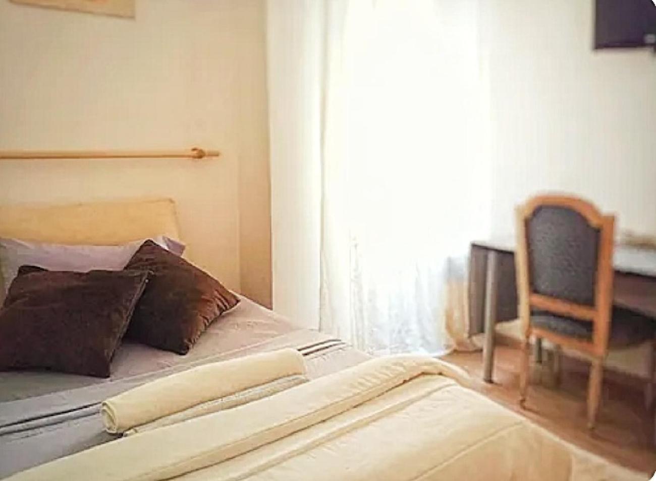"Vacanze Romane" Stazione Tiburtina, Appartamento Tre Camere Da Letto 5 Posti Letto エクステリア 写真